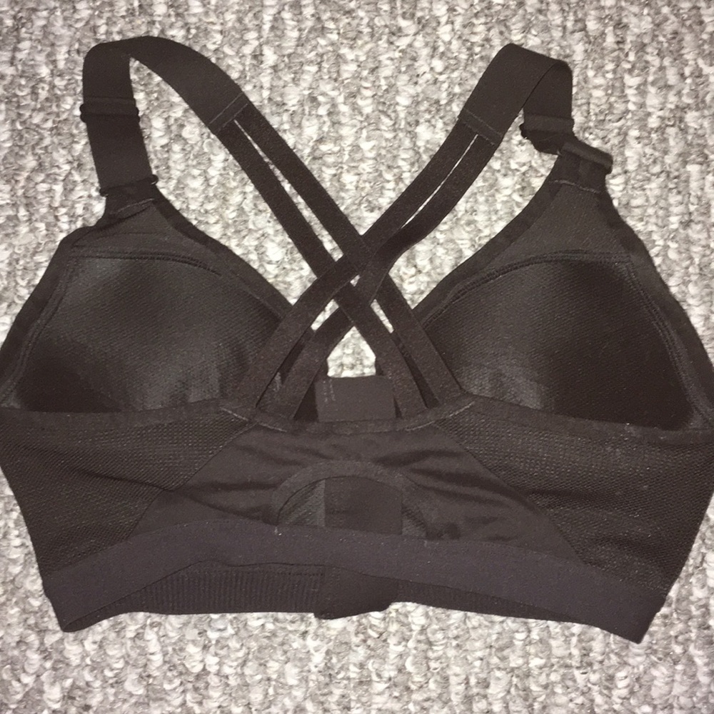 Victoria Secret Performance Sports Bra - Picture 4 of 5